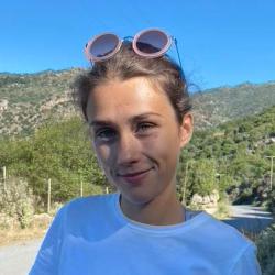 LARA DELOCHE DOCTORANTE